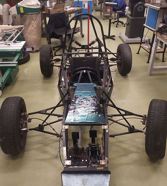 APECS Formula Student de CentraleSupelec construit une monoplace électrique