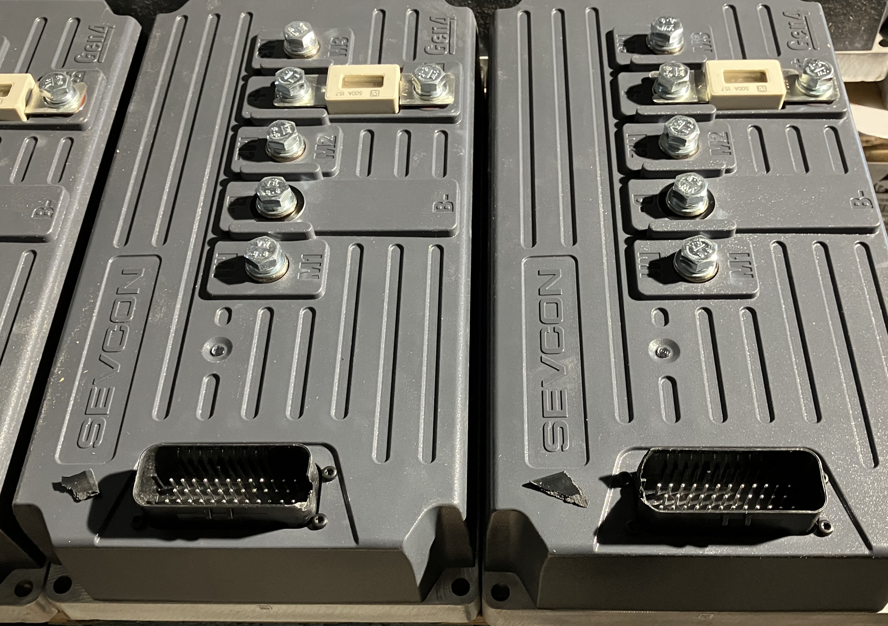 Deux variateurs SEVCON GEN4 80V 550A sin/cos taille 6 neufs à -50% !