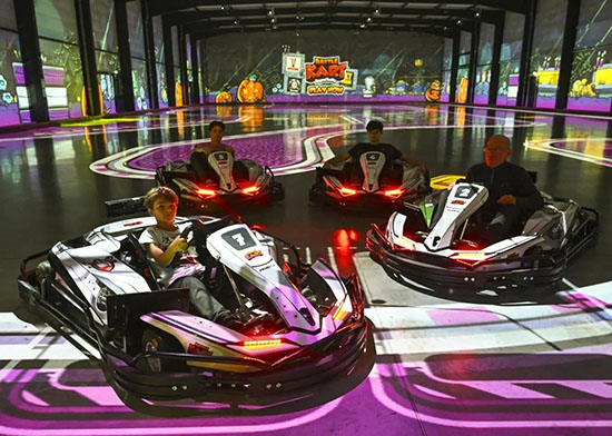Ouest France - On ne s’ennuie jamais : ce karting vous plonge dans un univers virtuel - © Le Maine Libre - Denis LAMBERT