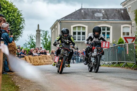 Dans la Creuse, les 24 Heures Solex font encore pétarader tout un village