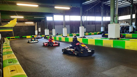 Ils ont conçu et construit des karts électriques : des lycéens et étudiants se challengent sur le karting de Limoges Ils ont conçu et construit des karts électriques : des lycéens et étudiants se challengent sur le karting de Limoges