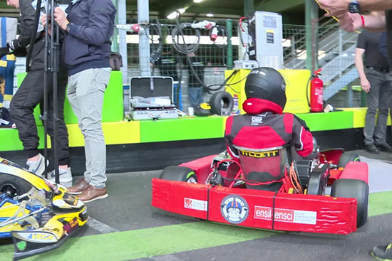A Limoges, les étudiants en électromécanique de toute la France s'affrontent sur une compétition de karting électrique qu'ils ont entièrement conçu. © Emmanuel Braud - France Télévisions A Limoges, les étudiants en électromécanique de toute la France s'affrontent sur une compétition de karting électrique qu'ils ont entièrement conçu. © Emmanuel Braud - France Télévisions