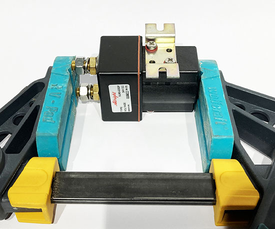 How to change the support of an SU80P relay