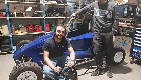 France Bleu - Des étudiants lavallois travaillent sur le prototype d'un Kart Cross électrique