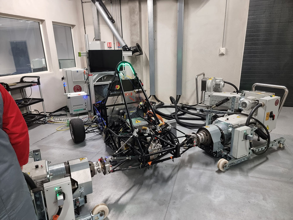 Passage au banc de la voiture ISAT Formula Team ET-25